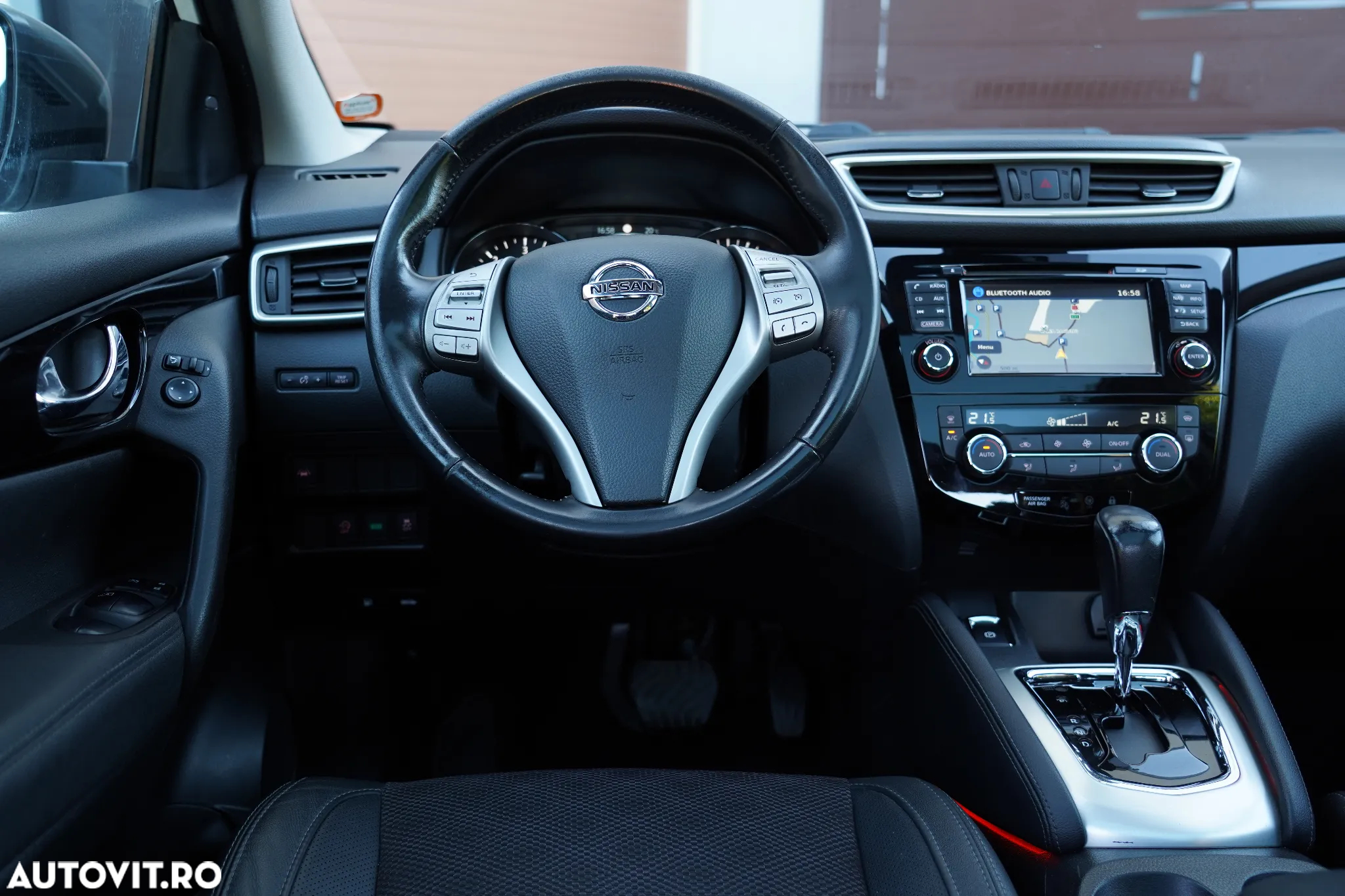 Nissan Qashqai 1.6 DCI Xtronic TEKNA+ - 9