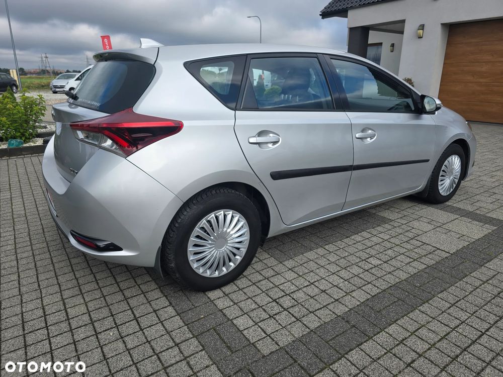 Toyota Auris 1.4 D-4D Active - 5