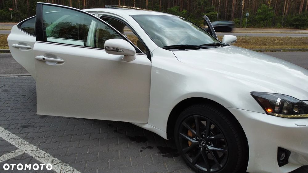 Lexus IS - 8