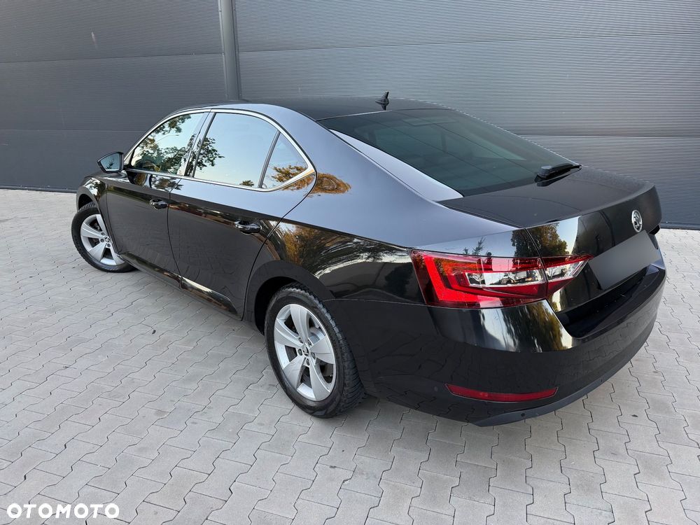 Skoda Superb 2.0 TDI Ambition DSG7 - 3