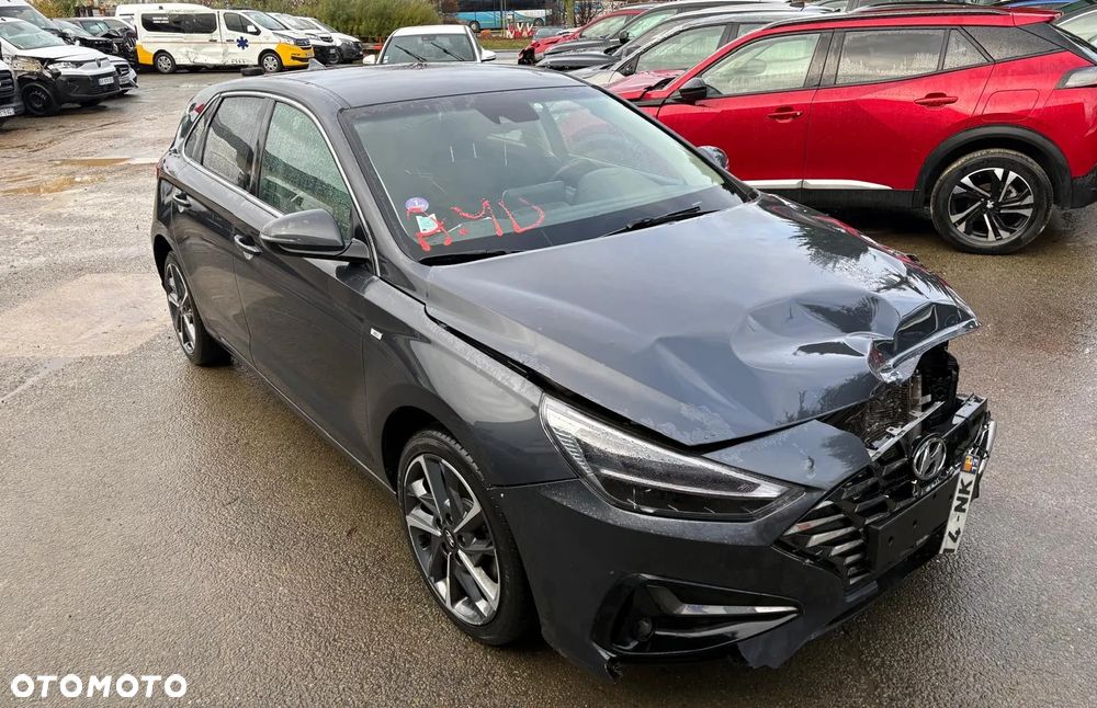 Hyundai i30 1.0 T-GDI 48V-Hybrid Intro - 3