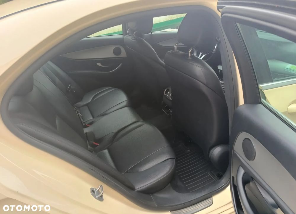 Mercedes-Benz Klasa E 200 d 9G-TRONIC - 6
