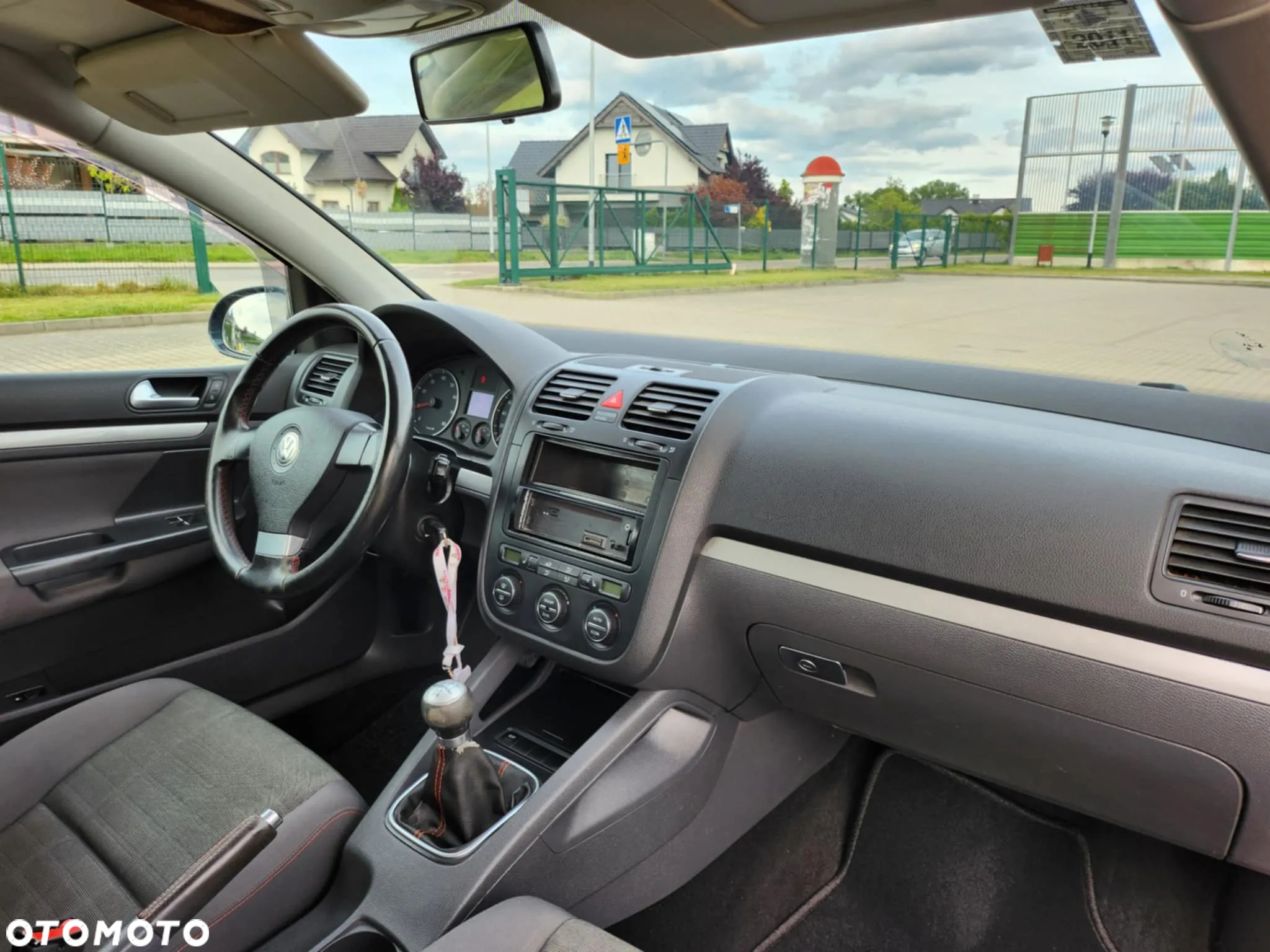 Volkswagen Golf - 10