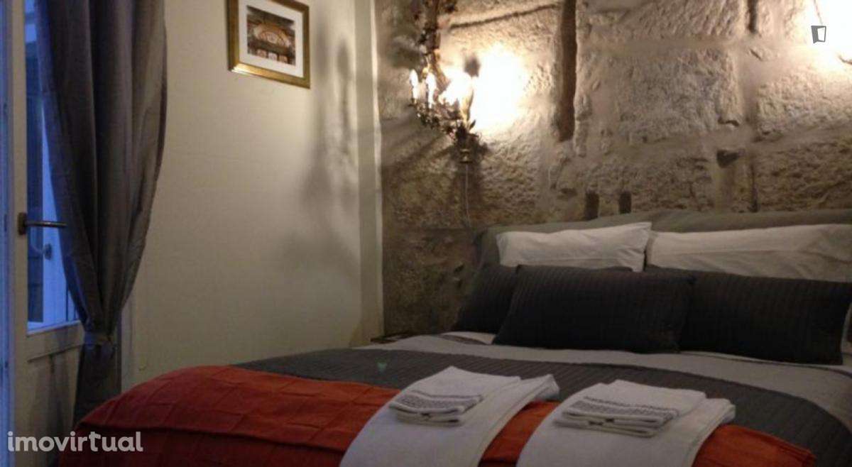 Estúdio - localizado em Santo Ildefonso Porto - Grande imagem: 2/13