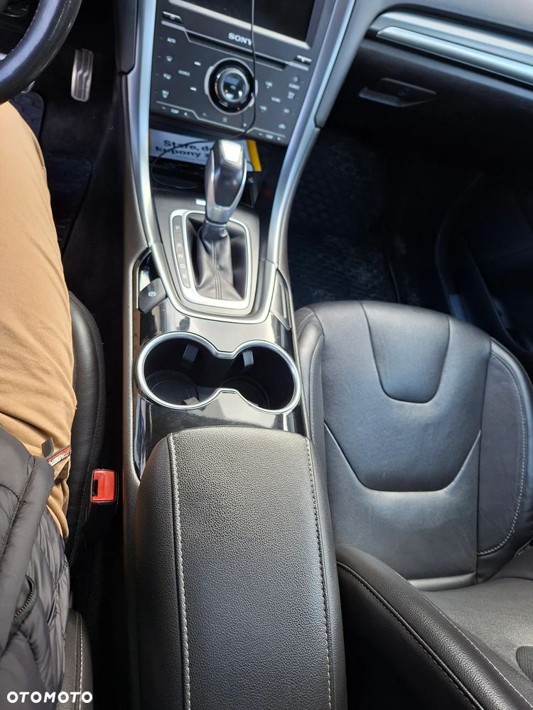 Ford Fusion - 12