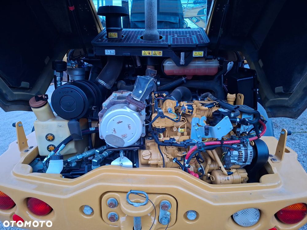 Caterpillar CAT 908 M - 19