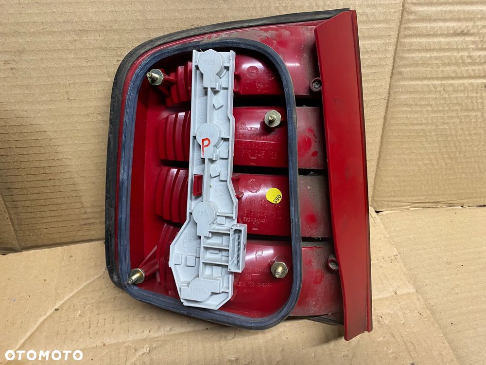 LAMPA TYLNA PRAWA SKODA FABIA I 6Y9945096E 6Y9945112D - 3