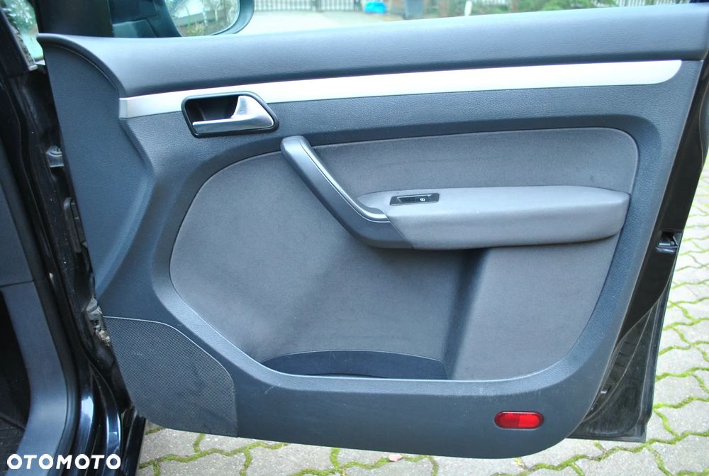 Volkswagen Touran 1.6 TDI DPF BlueMotion Technology Comfortline - 14