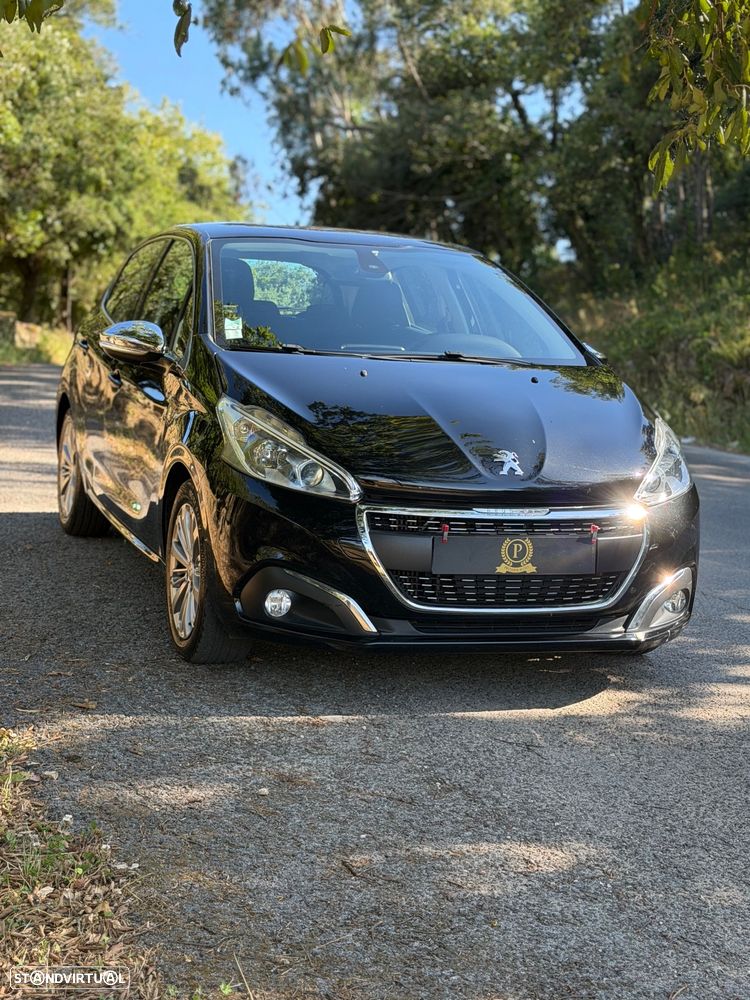 Peugeot 208 1.2 PureTech Allure EAT6 - 4