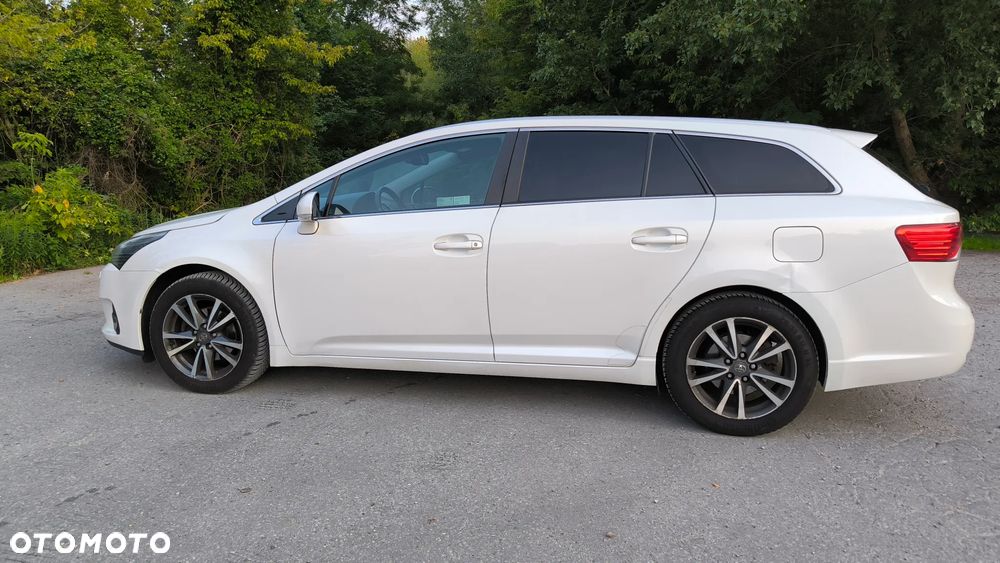 Toyota Avensis 2.0 D-4D Premium - 5