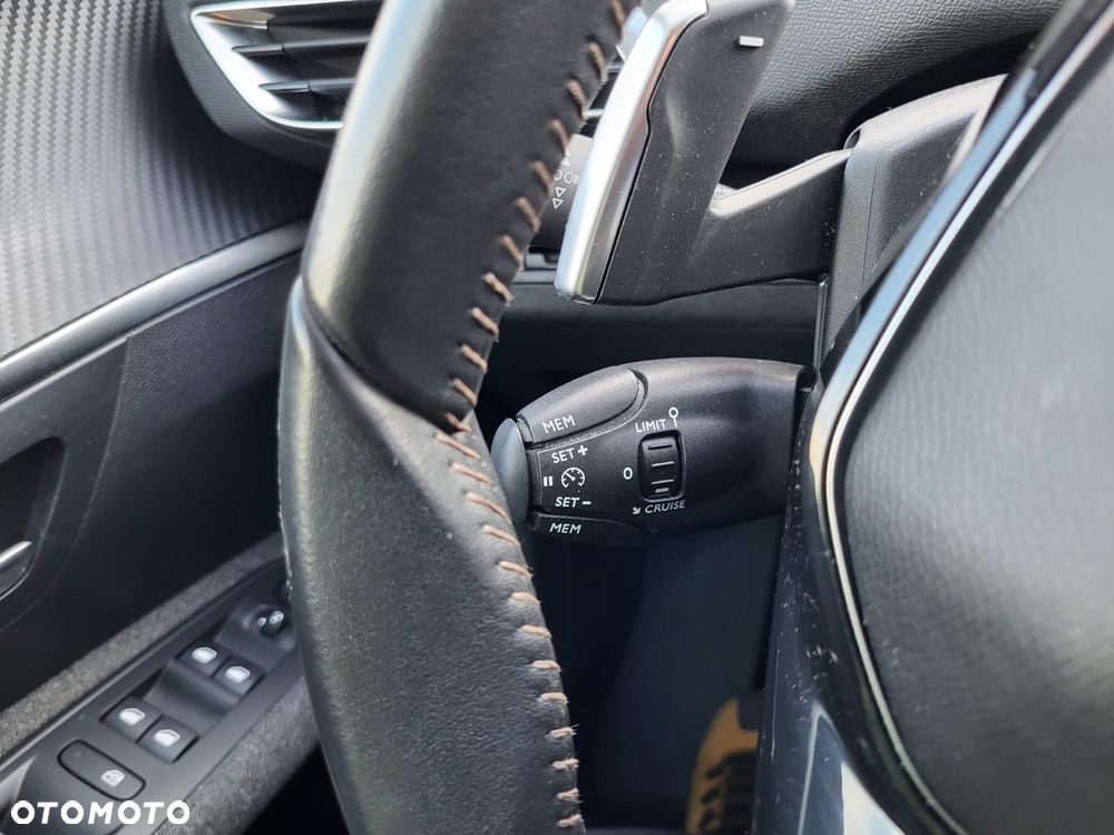 Peugeot 3008 BlueHDi 130 Stop & Start EAT8 Allure - 27