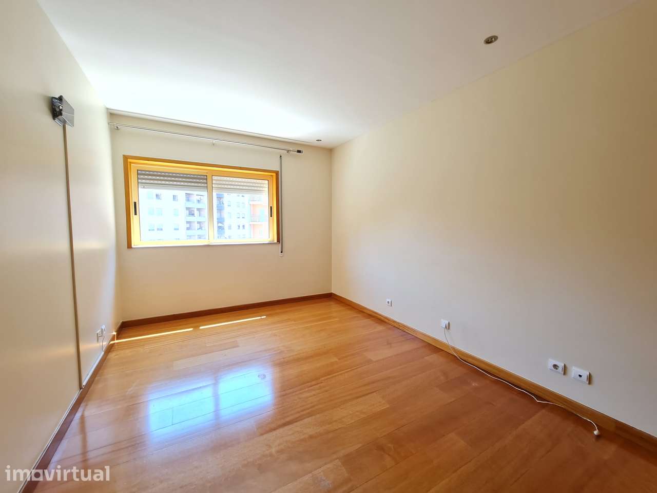 Arrenda-se apartamento T2 junto á Makro. - Grande imagem: 4/16