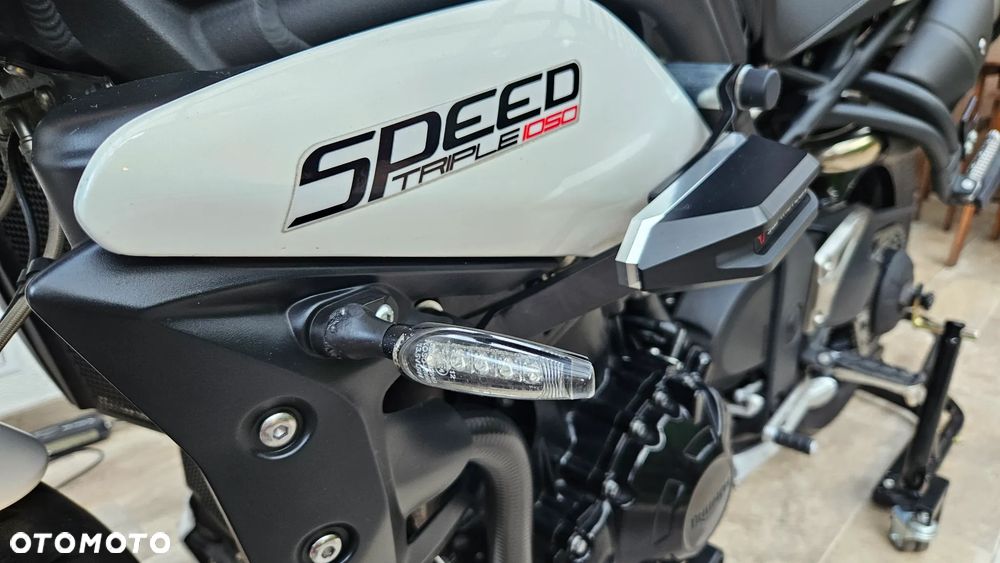 Triumph Speed Triple - 10