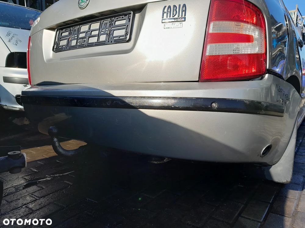 SKODA FABIA I ZDERZAK TYLNY SEDAN KOLOR: LF8H - 1