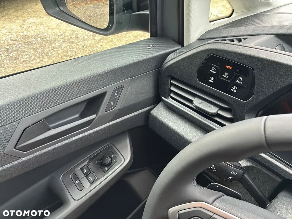 Volkswagen Caddy Maxi 2.0 TDI DSG - 24