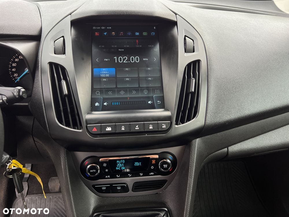 Ford Tourneo Connect Grand - 23