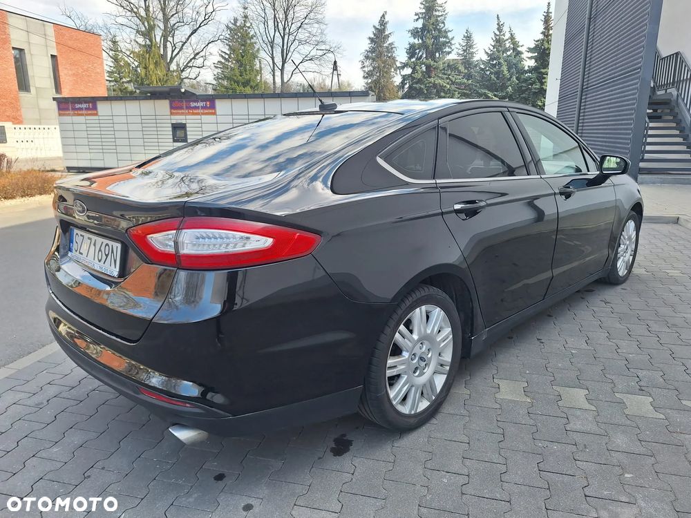 Ford Fusion - 12