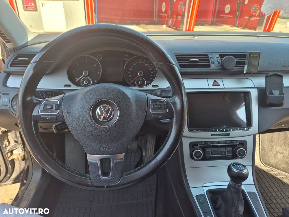 Volkswagen Passat 2.0 TDI DPF Comfortline - 11