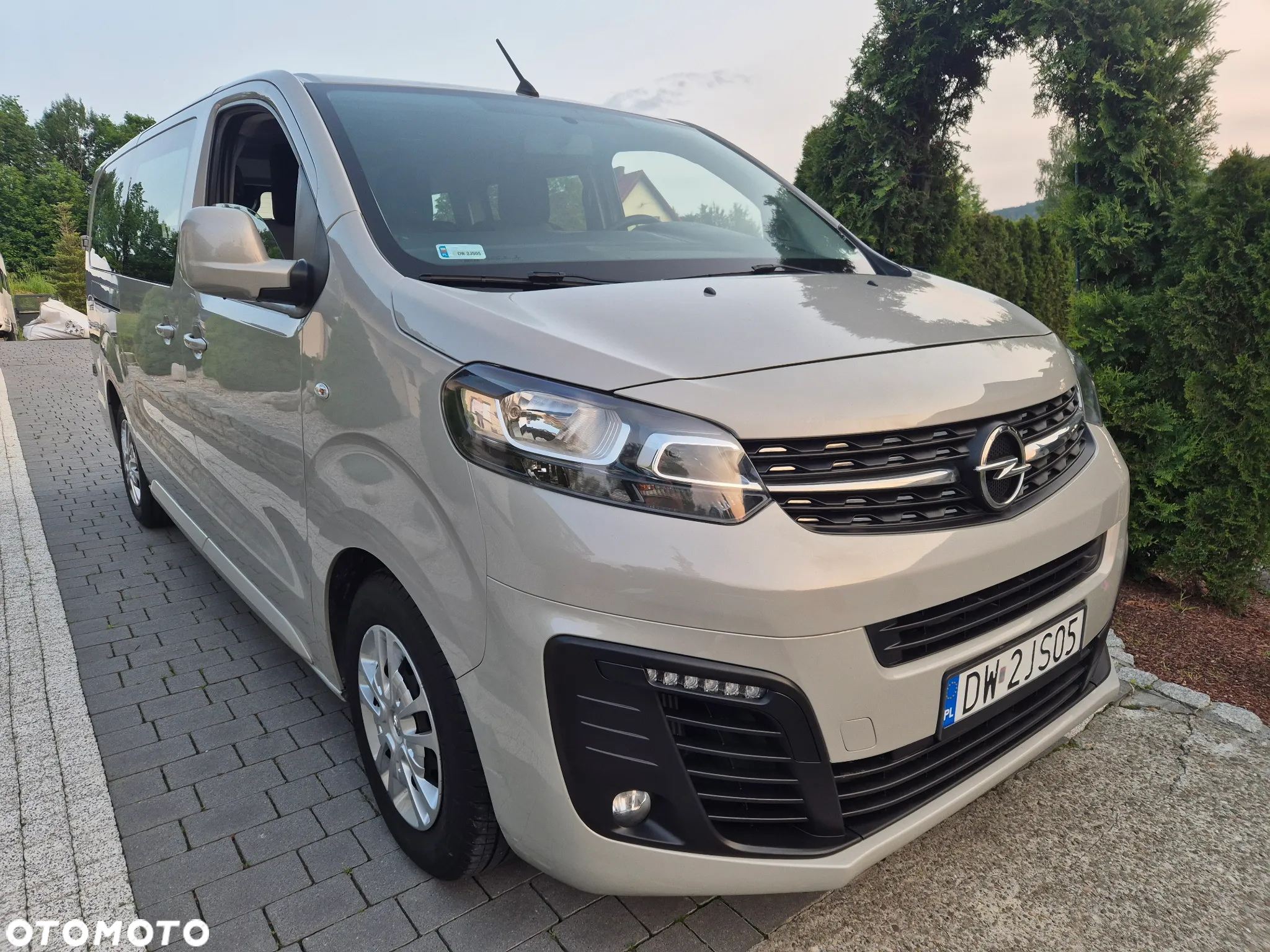 Opel Vivaro - 8