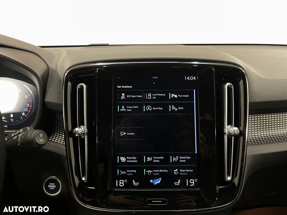 Volvo XC 40 B4 AT8 AWD Mild Hybrid R-Design - 16
