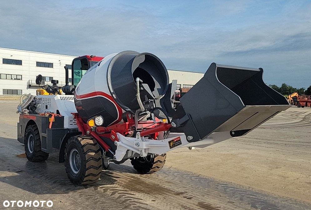 Samozaładowcza samojezdna betoniarka betonomieszarka Terramax ZY-1500, 4x4 - 1