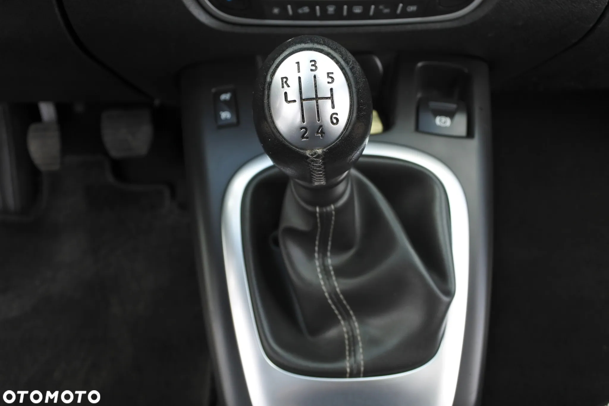 Renault Scenic ENERGY TCe 130 BOSE EDITION - 19