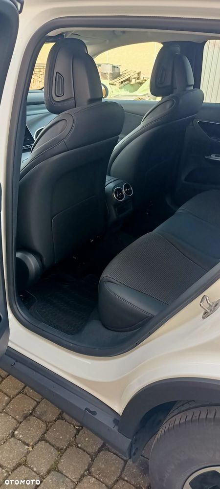 Mercedes-Benz GLC 220 d mHEV 4-Matic Avantgarde - 24