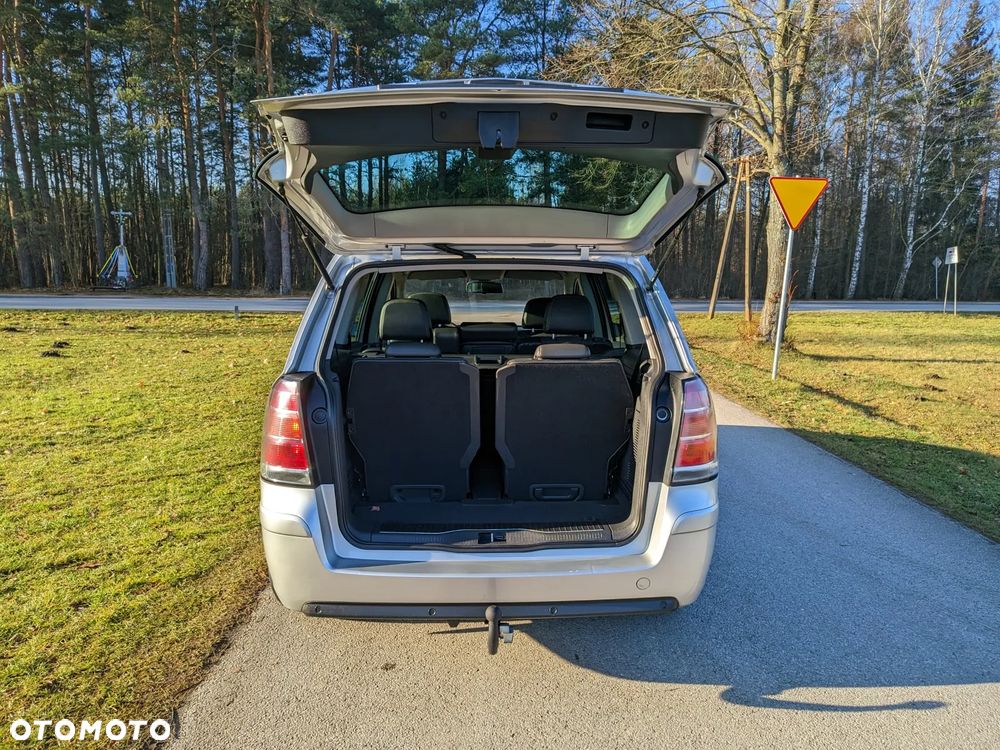 Opel Zafira - 17
