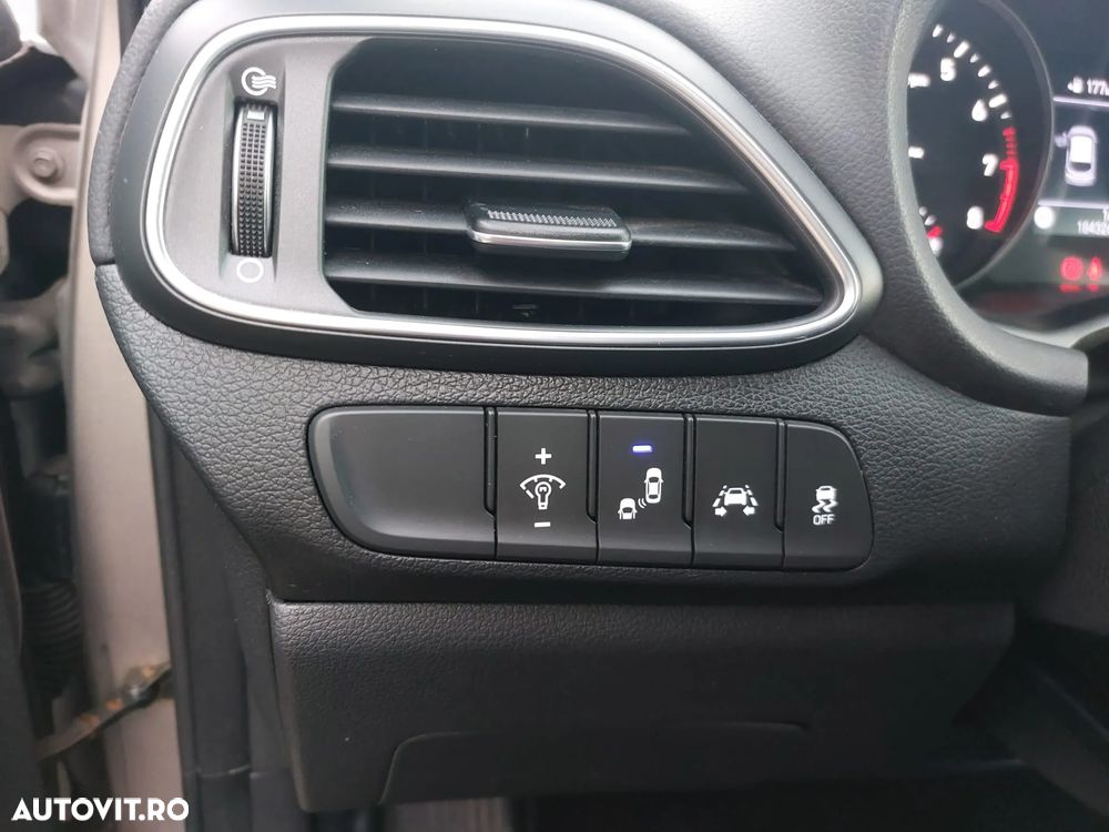 Hyundai i30 Kombi 1.0 T-GDI Premium - 9