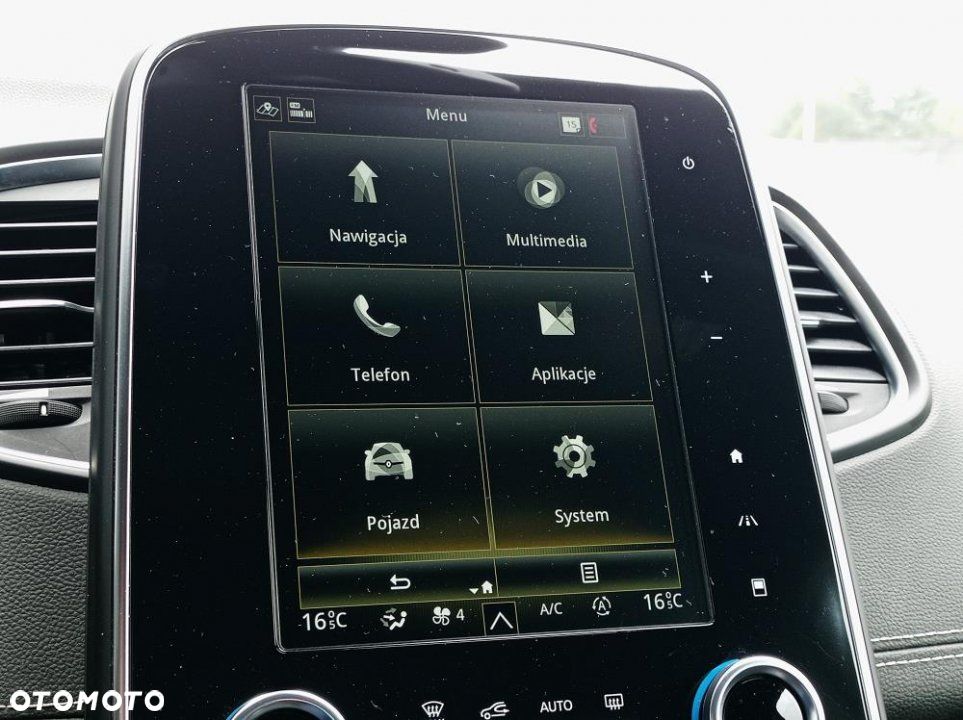 Renault Grand Scenic - 36