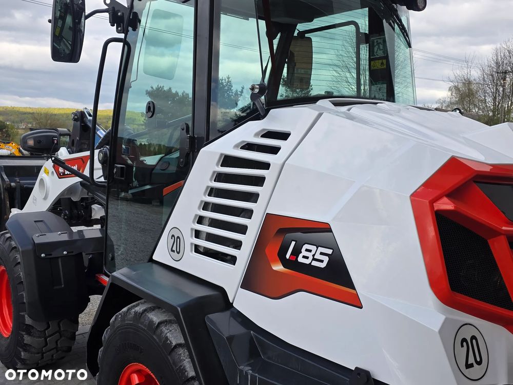 Bobcat Bobcat Ładowarka kołowa Bobcat L 85 jak nowa sprowadzona z Niemiec zadbana łyżka widły serwisowana Cat kamera - 18