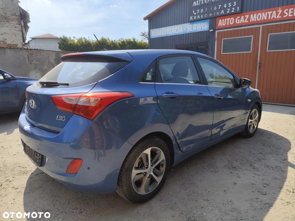 Hyundai i30 blue 1.4 YES Gold - 5