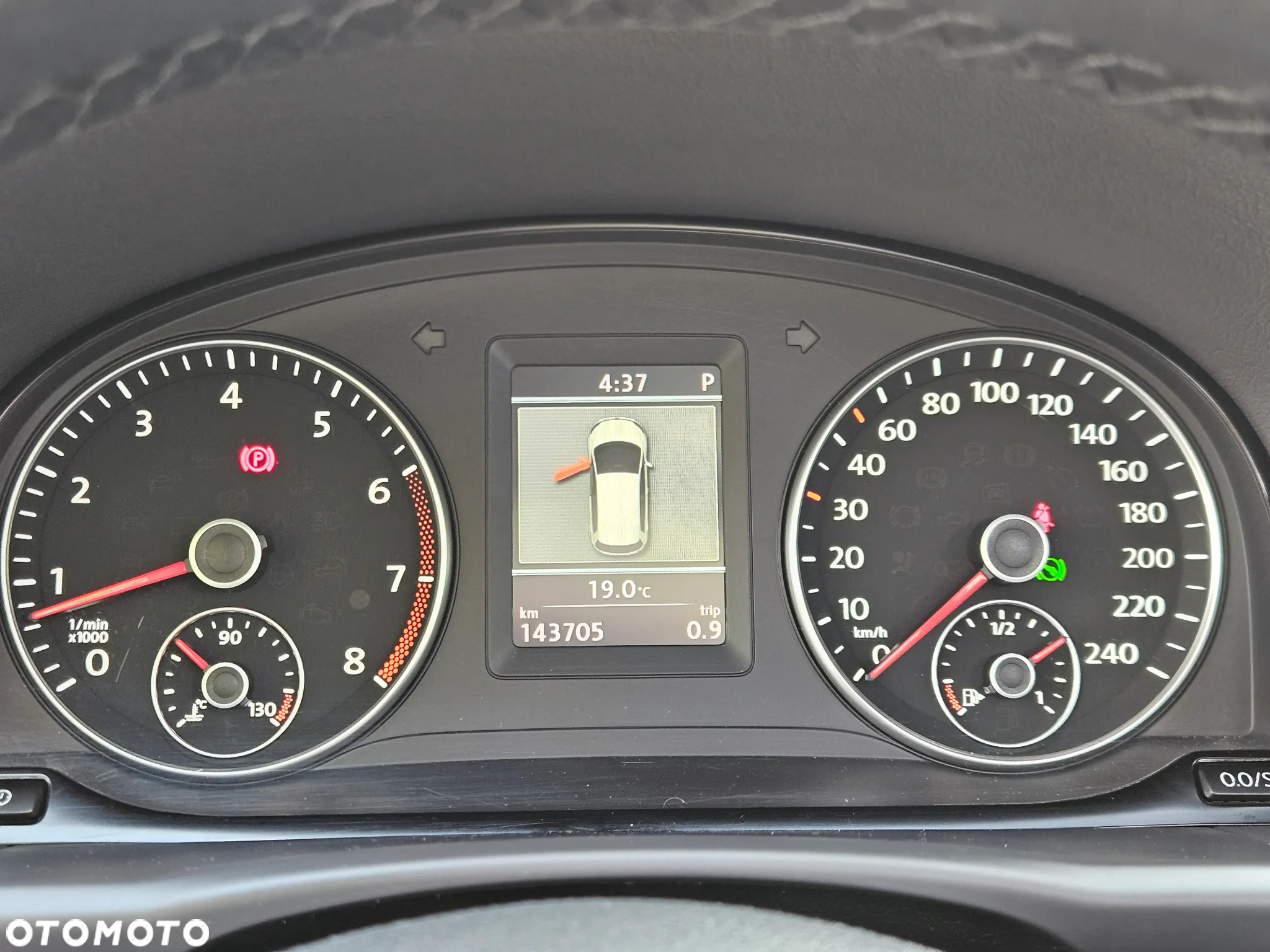 Volkswagen Touran 1.4 TSI Cross DSG - 4