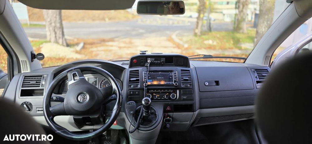 Volkswagen Caravelle - 6