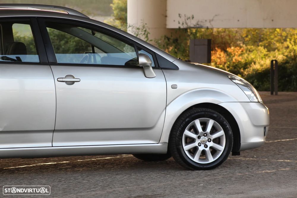Toyota Corolla Verso 2.2 D-4D Sol - 6