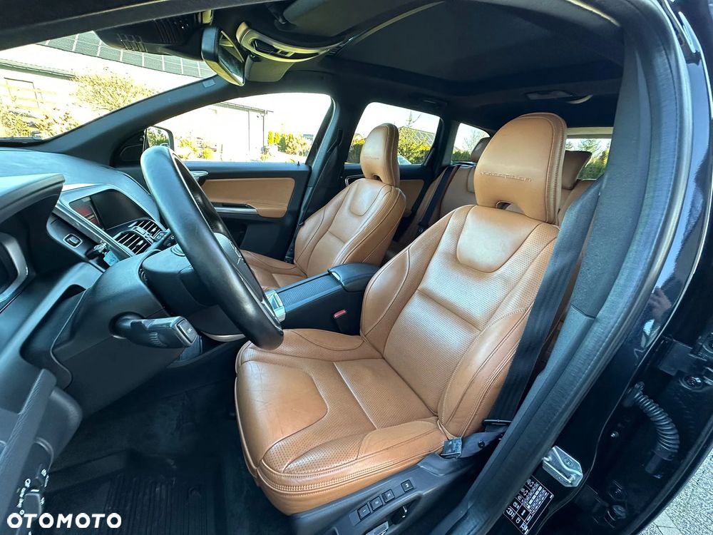 Volvo XC 60 D5 AWD Geartronic Summum - 17