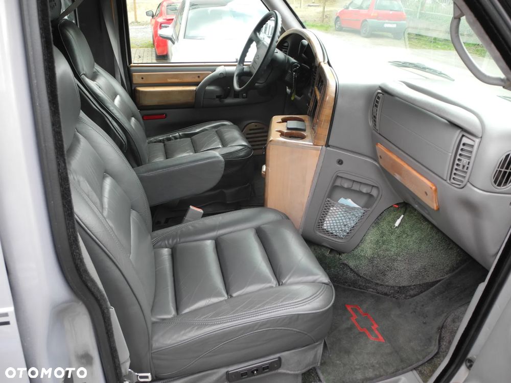 Chevrolet Astro 4.3i V6 - 12