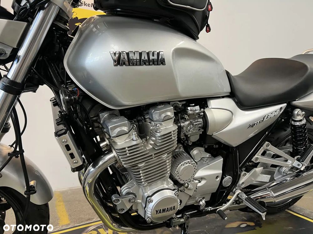 Yamaha XJR - 22