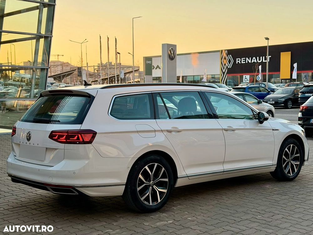 Volkswagen Passat - 4