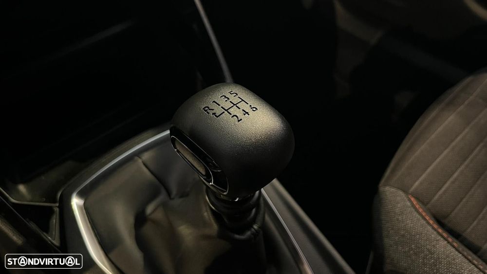 Peugeot 2008 1.2 PureTech Active Pack - 18