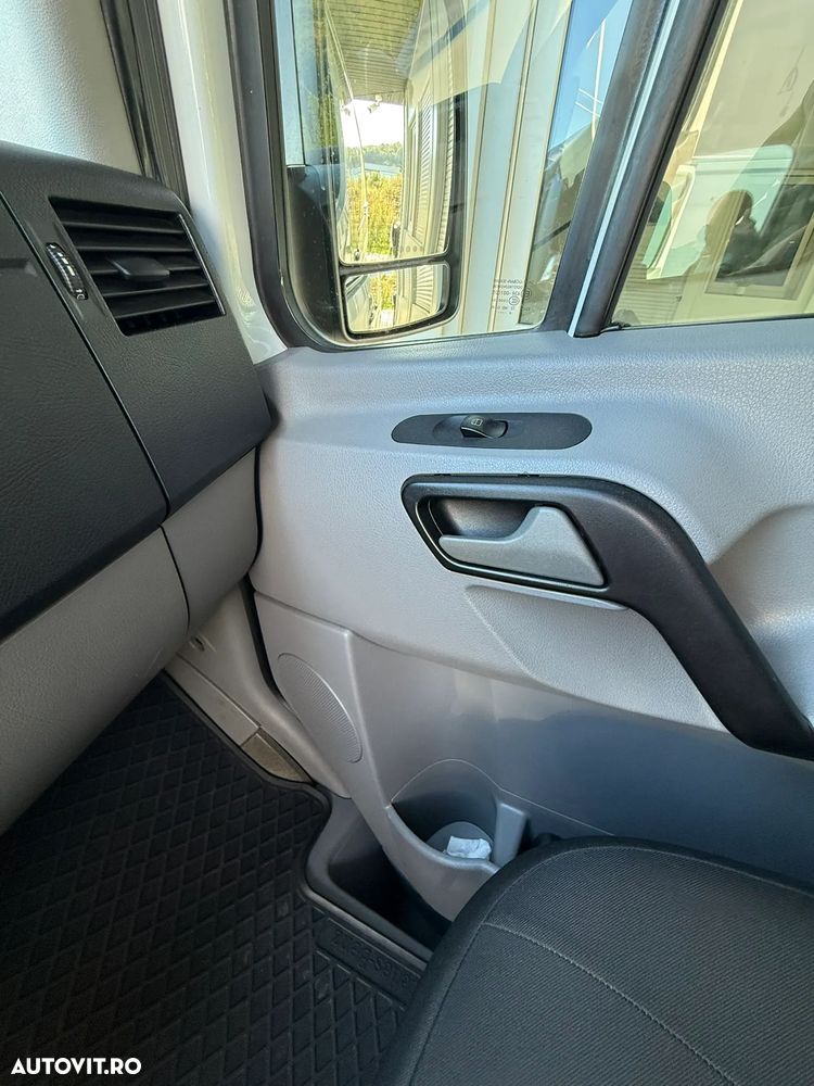 Mercedes-Benz Sprinter - 12