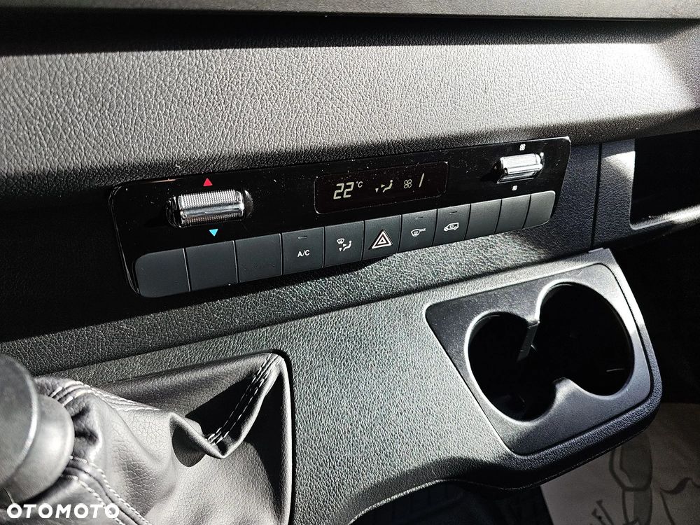 Mercedes-Benz Sprinter - 15