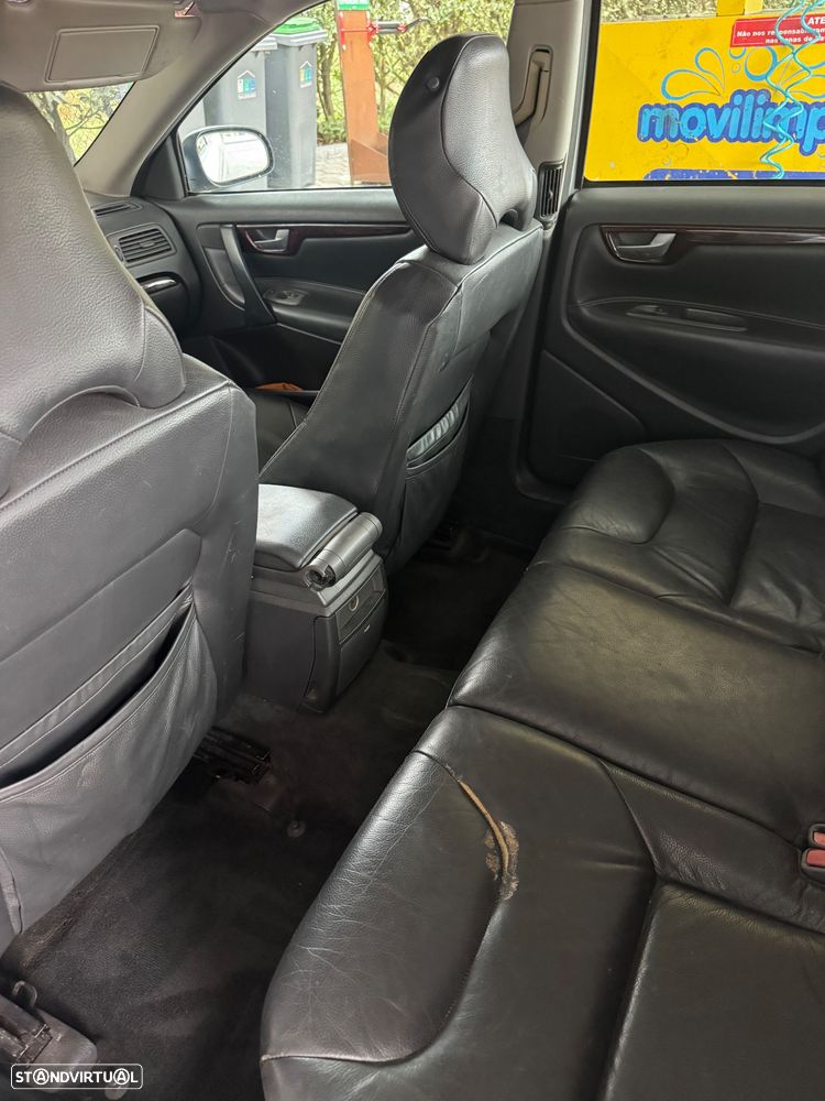 Volvo V70 R AWD - 13