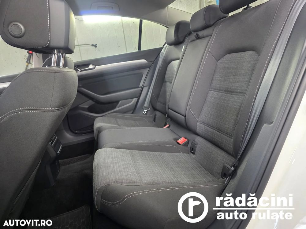 Volkswagen Passat 1.6 TDI DSG Comfortline - 23