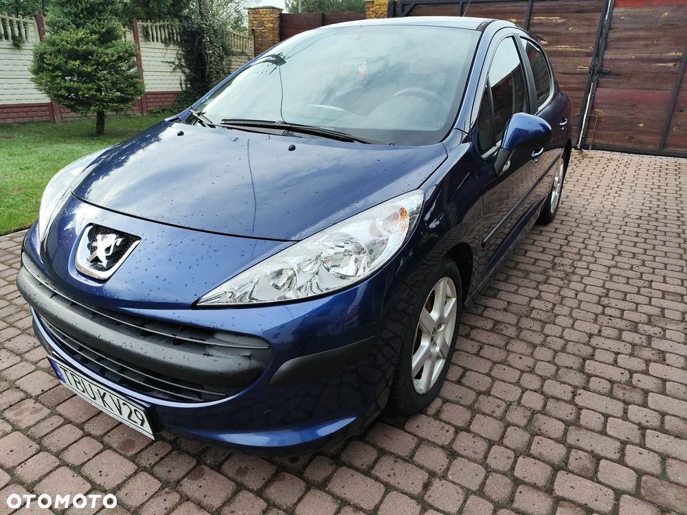 Peugeot 207 - 1