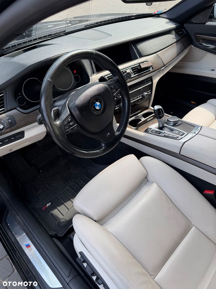 BMW Seria 7 740d xDrive - 12