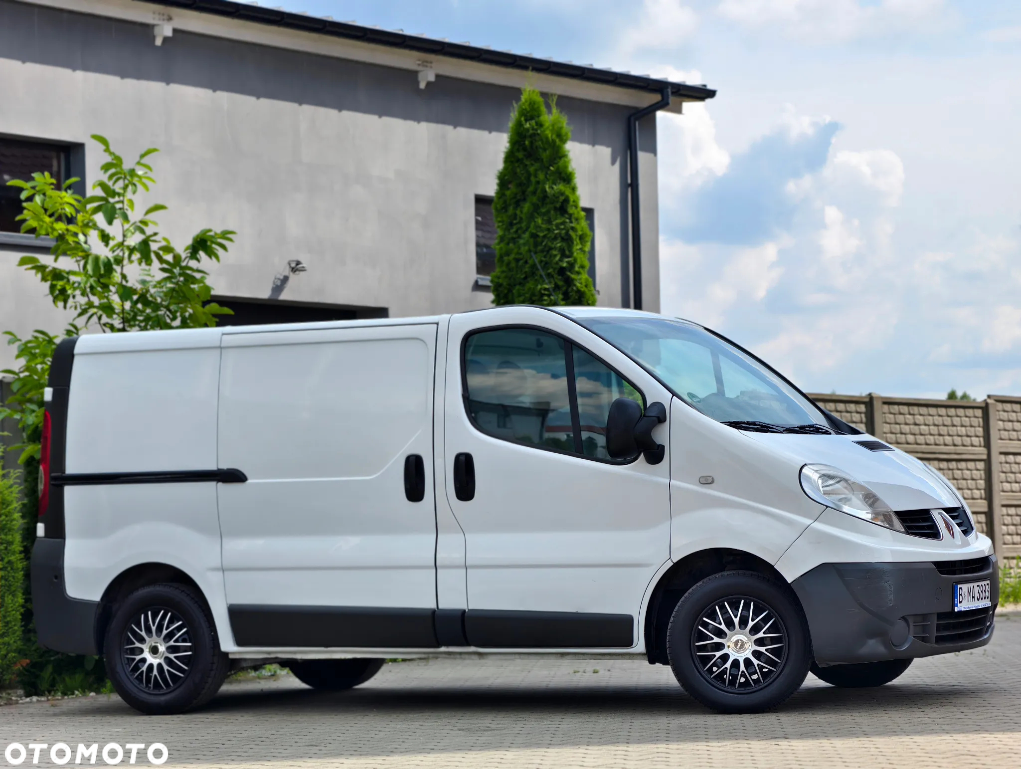 Renault Trafic - 25