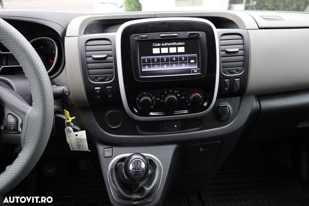 Renault Trafic - 15