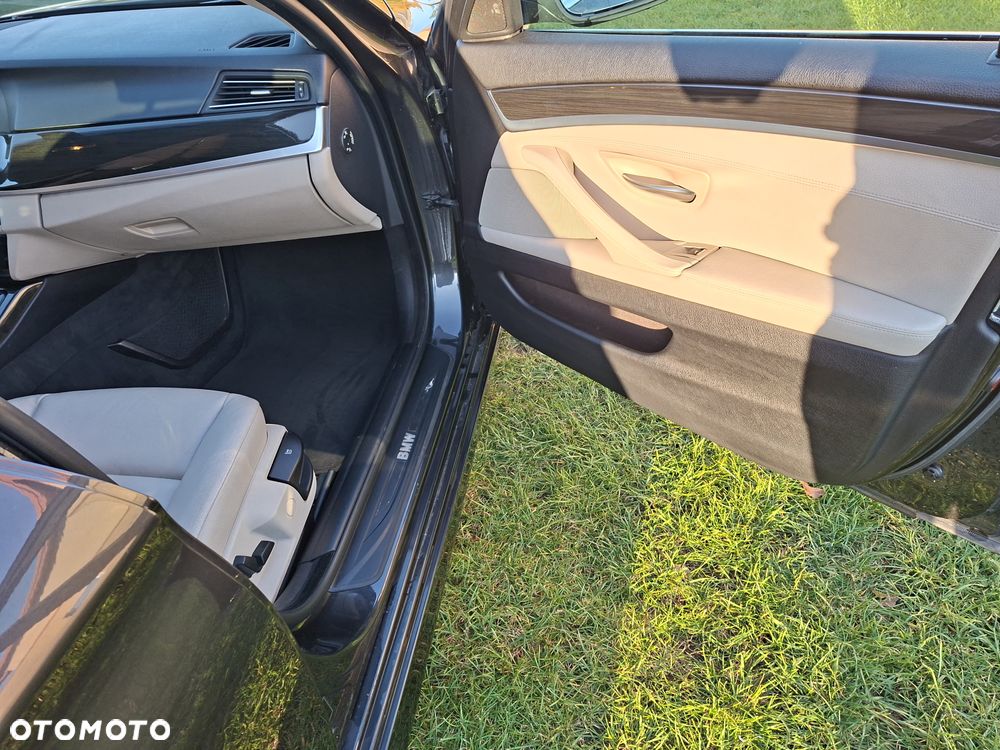 BMW Seria 5 525d - 6