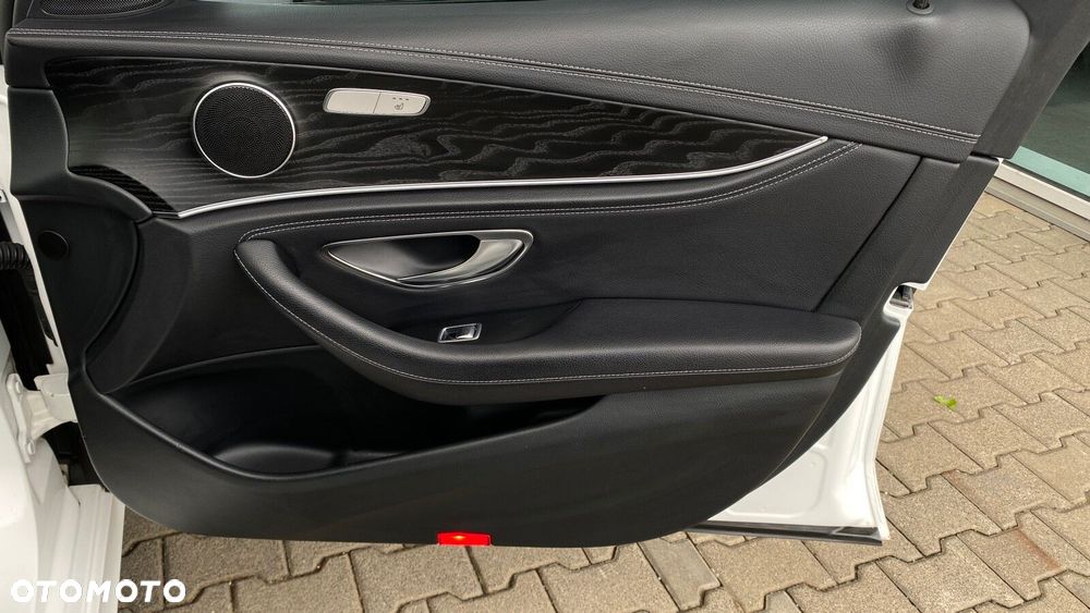 Mercedes-Benz Klasa E 220 d 4-Matic AMG - 22